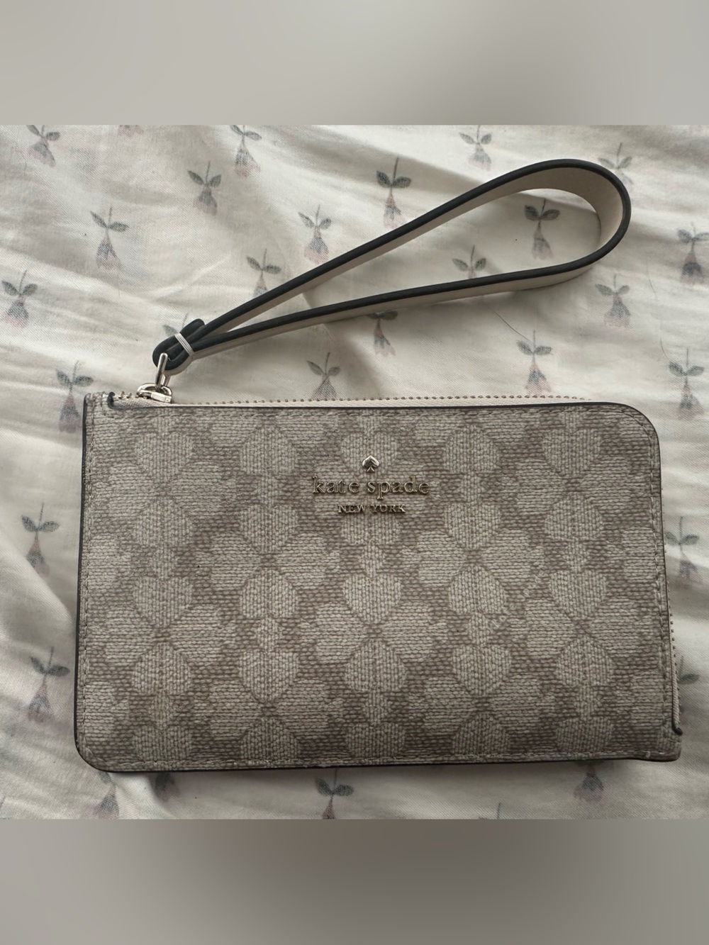 Kate Spade Flower Medium Wristlet/Wallet